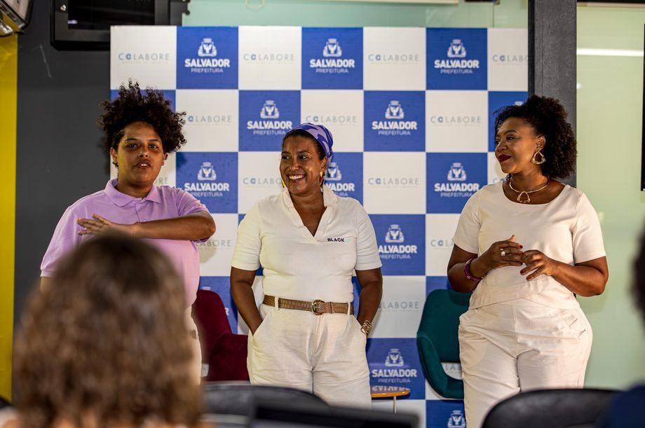 Lideranças da Aimotech em apresentação institucional