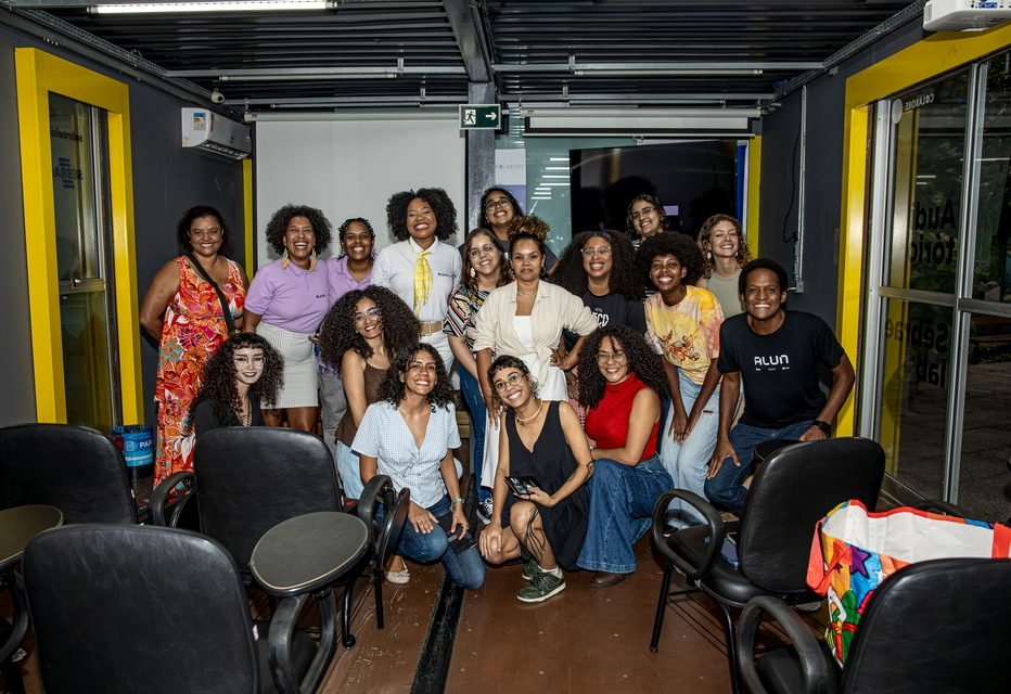 Participantes e mentores em programa da Black XP
